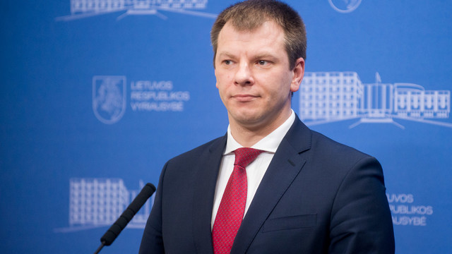 Laidoje „Lietuva tiesiogiai“ - finansų ministras Vilius Šapoka