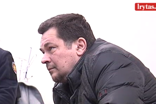 98 milijonų JAV dolerių pasisavinusiam sukčiui suėmimas bus pratęstas trims mėnesiams