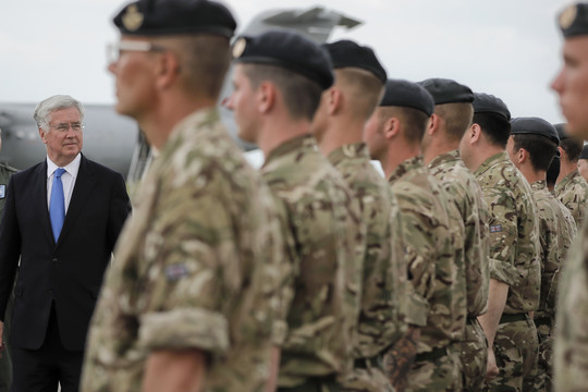 Britanijos gynybos ministras pagyrė pilotus už Juodosios jūros regiono apsaugą „nuo Rusijos agresijos grėsmės“