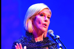 Dainininkei Oliviai Newton-John vėžys antrąkart smogė po ketvirčio amžiaus