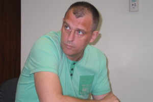 Gintarui Einikiui bankrutuoti nepavyko – neatėjo į teismą, nes vėl atsidūrė areštinėje