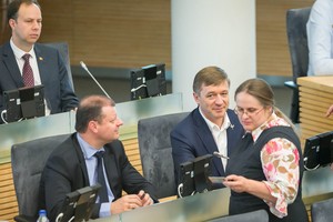 Po prezidentės smūgių - nokdaunas „valstiečių“ ir Sauliaus Skvernelio reitingams