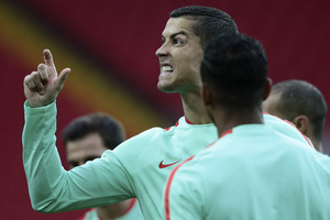 Grasinimas išvykti nepadeda: Cristiano Ronaldo gavo kvietimą į teismą