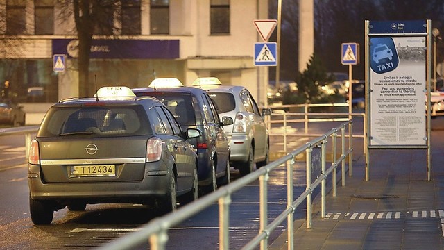 Planuojama pažaboti iš turistų pasipelnyti siekiančius taksistus
