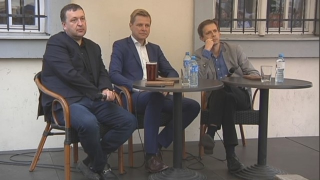 Su sostinės krepšinio fanais bendravo Antanas Guoga ir Remigijus Šimašius