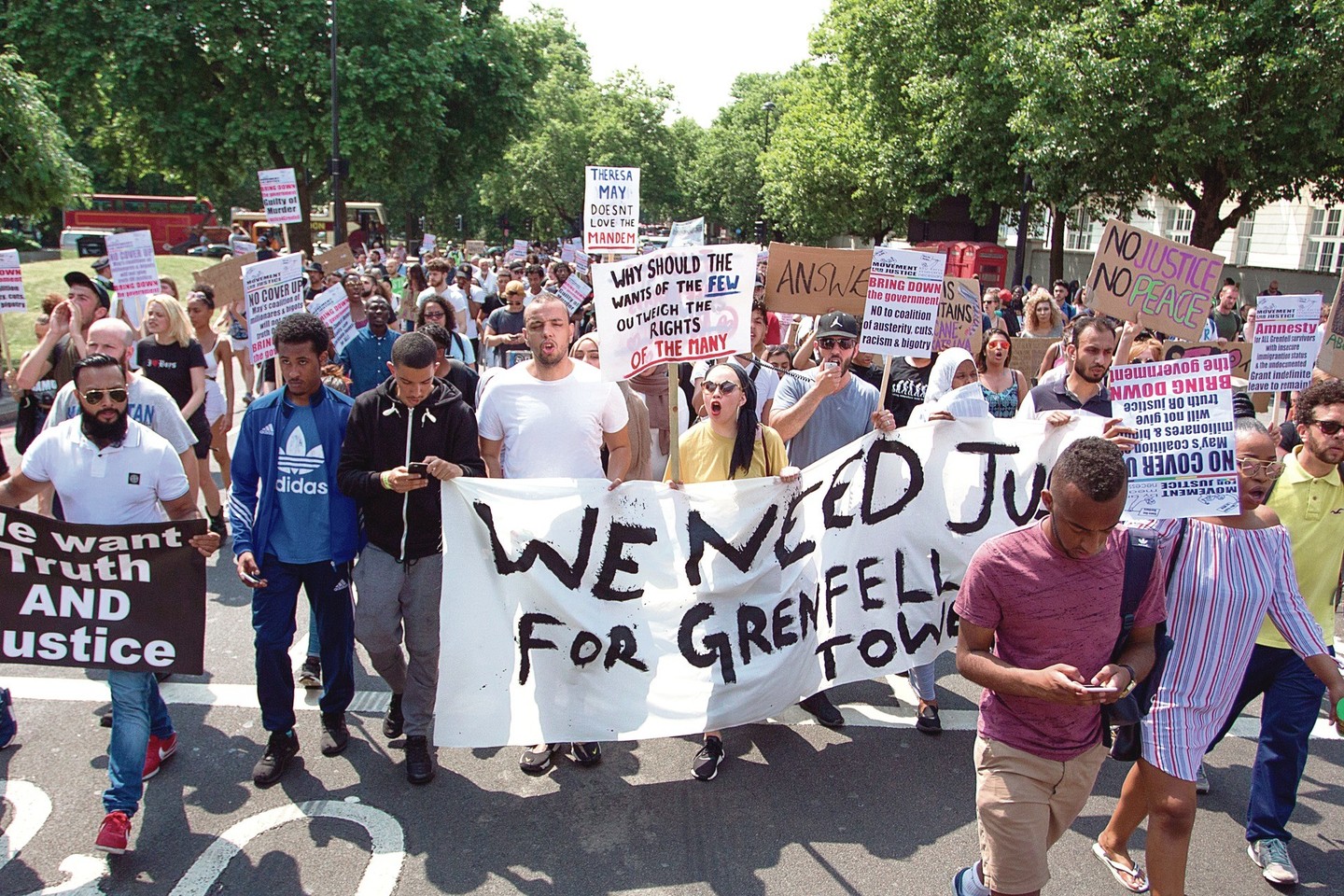 Jungtinės Karalystės rinkėjai vis dar įpykę – dėl netesėtų valdžios pažadų ir nesugebėjimo užkirsti kelio nelaimėms ir teroro išpuoliams.<br>„ViDA Press“ nuotr.