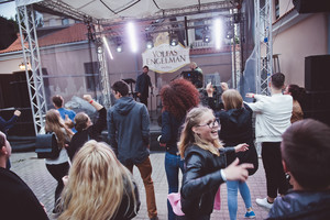 Koncertą po atviru dangumi Kaune surengę „Golden Parazyth“ džiaugėsi atgijusia erdve senamiestyje