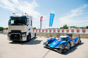 „Renault“ pristatė Le Mano lenktynių komandos spalvomis papuoštą sunkvežimį