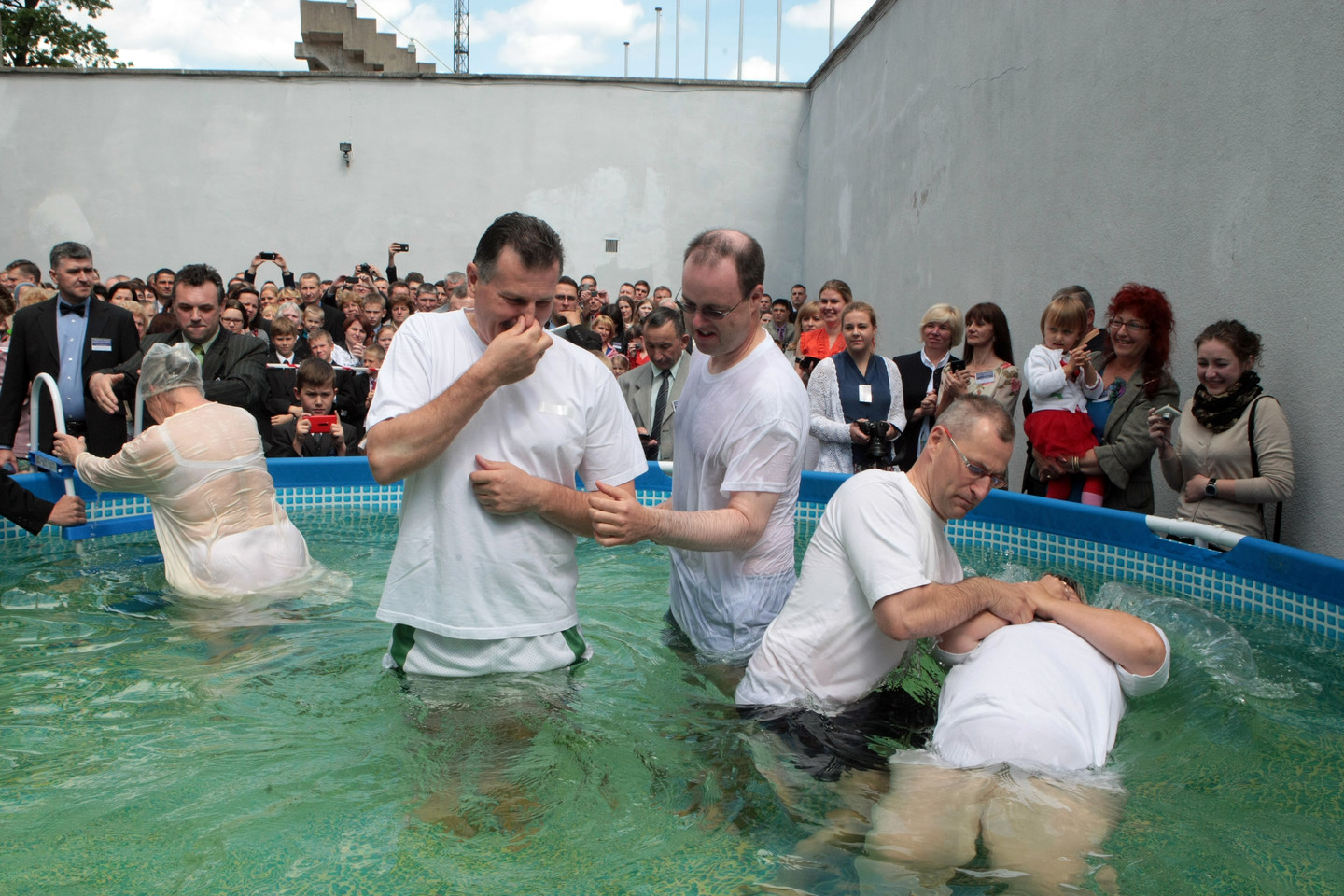 Jehovos liudytojai, jehovistų krikštynos.