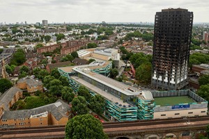Londone baiminamasi daugiabučių gaisrų: dar 60 pastatų pripažinti nesaugiais