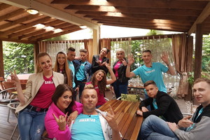 Pirmoji naktis „2 Barai“ patalpose pajūryje: šėlionės iki paryčių ir santykių aiškinimasis