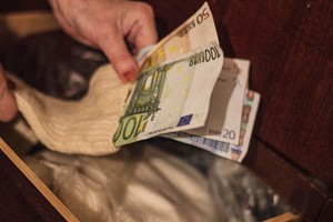 Algos netrukus kils, darbo – pakankamai, tačiau yra ir bloga žinia