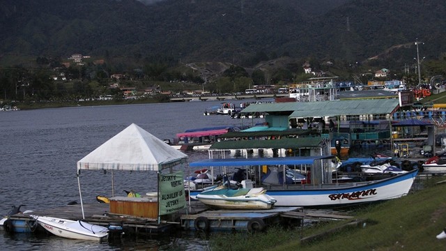 Kolumbija gedi laivo katastrofos aukų