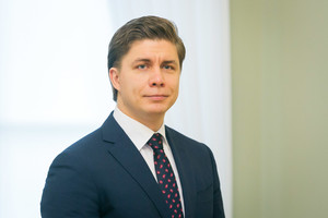 Verdiktas ūkio ministrui: kartu su tėvu pažeidė įstatymo nuostatas 