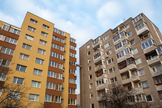 Atrado vaistų senų daugiabučių rajonams išgydyti – skirs lėšų kaimynijoms 