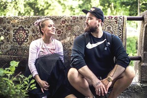 Revoliucionieriais praminta pora vaikų vardus išsitatuiravo ant kaklo