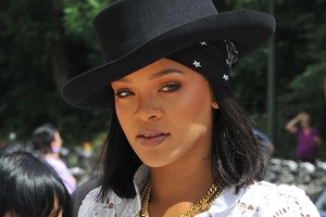 Dainininkė Rihanna susitikinėja su vienu turtingiausių Saudo Arabijos žmonių