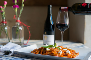 Sicilietiškai paruošti makaronai. Iš džiaugsmo norėsis dainuoti