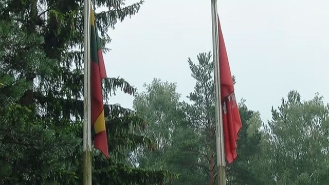 Jonavos rajono miestelyje į pensiją išlydės keldami valstybines vėliavas