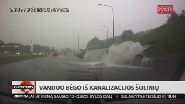 Vilniuje vanduo bėgo iš kanalizacijos šulinių