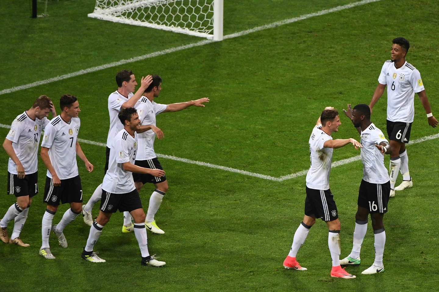  Vokietija žengė į Konfederacijų taurės finalą<br> AFP/Scanpix nuotr.