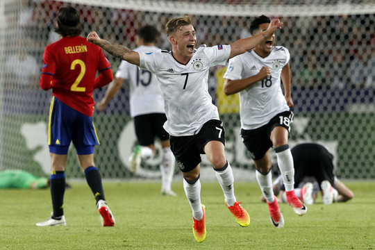 Vokietijos futbolas triumfuoja – jaunimas tapo Europos čempionais 