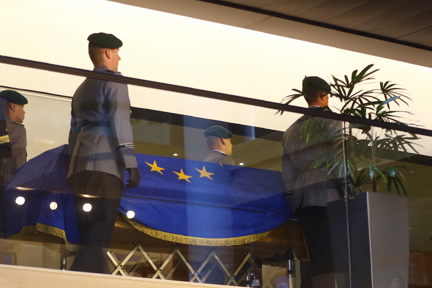  Strasbūre surengtas atsisveikinimas su Helmutu Kohliu. <br> AFP/„Scanpix“ nuotr. 