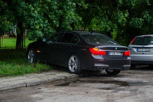 Kaune – prašmatnaus BMW gaudynės, vairuotojas mėgino bėgti