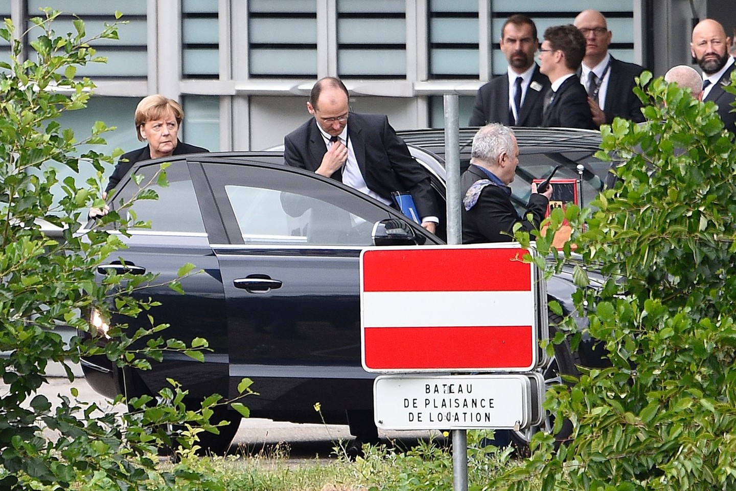  Atsisveikinime dalyvavo nemažai politinių lyderių. <br> AFP/„Scanpix“ nuotr. 
