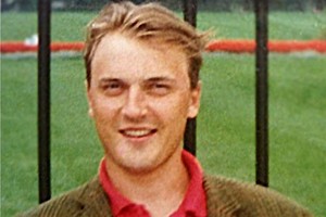 Nuotraukoje  – garsus Lietuvos pramogų pasaulio atstovas. Ar atpažįstate, kas jis?