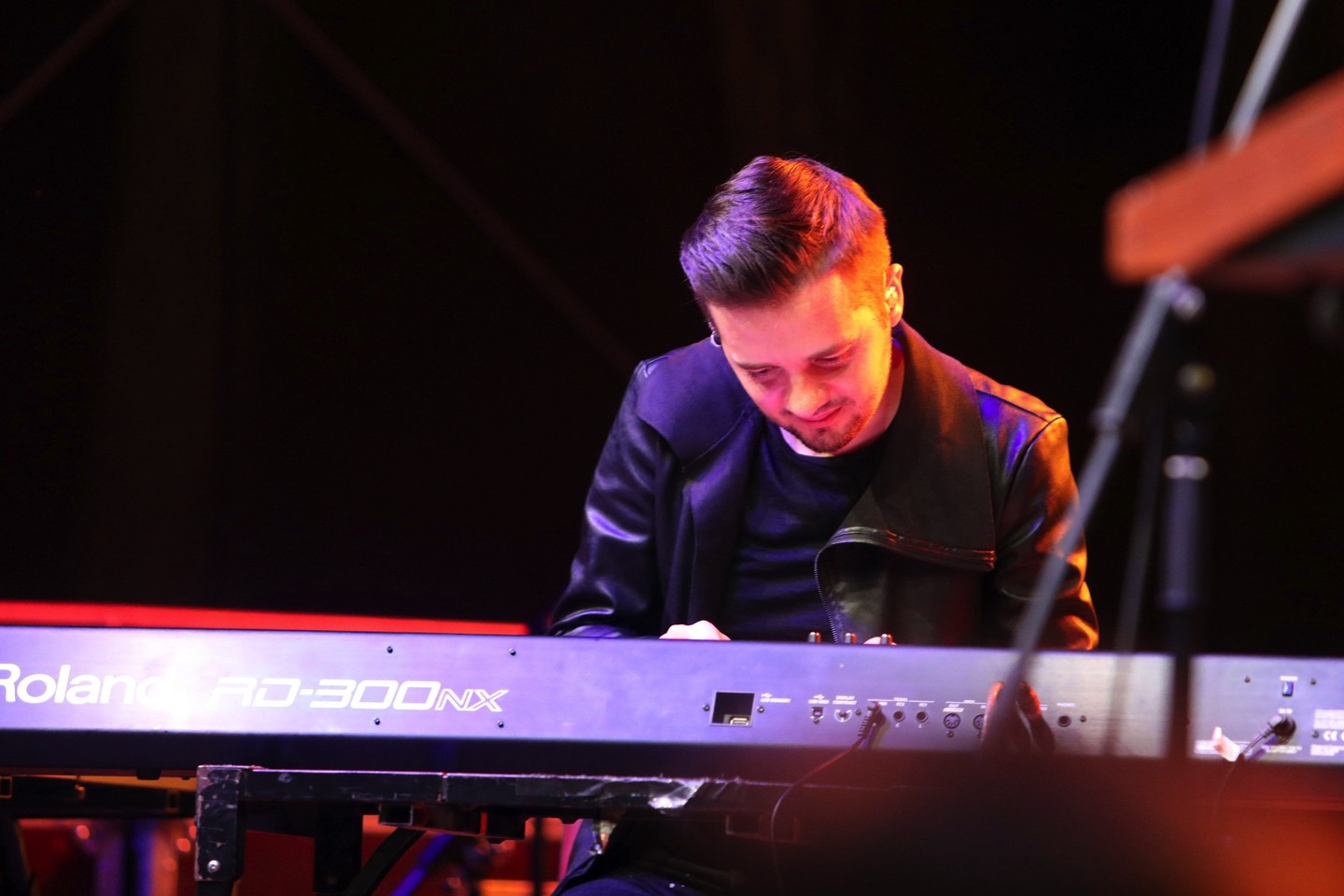 Bardų festivalyje ,,Akacijų alėja" Justė Arlauskaitė-Jazzu  įnešė emocijų pliūpsnį.<br> Organizatorių nuotr.