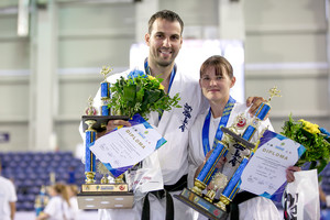 Gausaus derliaus tikėjęsi karatė kovotojai Kazachstane pelnė tik du bronzos medalius