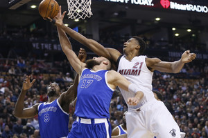 Ar naują sutartį pasirašęs Serge'as Ibaka išstums Joną Valančiūną iš Toronto komandos?