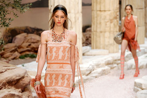 „Chanel“ atostogų kolekcija dvelkia Antika