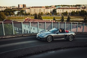Naujutėlį „CityBee“ kabrioletą „Porsche“ vairavo sunkiai apgirtęs vyras