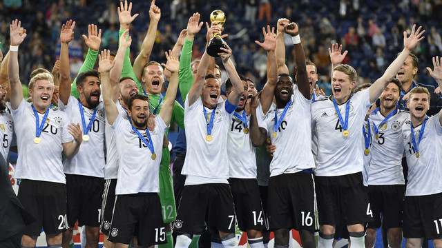 Vokietijos jaunosios futbolo rinktinės skeptikai slepiasi po lapais