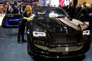 Lietuvos gatvės pasipildė itin prabangiu „Rolls-Royce Wraith“