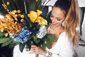 Eveliną Young vyras lepina netikėtomis dovanomis