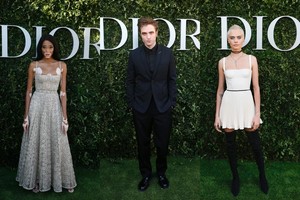 Mados namų „Christian Dior“ jubiliejuje – garsiausių žvaigždžių liaupsės