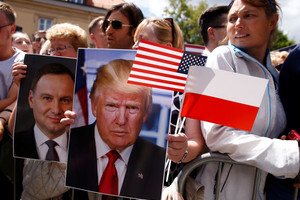Donaldas Trumpas Varšuvoje: „Lenkija ir jos kaimynės niekada nebus paliktos vienos“