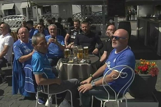 700 škotų nuo ryto užgulė sostinės barus: sirgaliai laukia lemiamų rungtynių