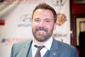 Iš alkoholio liūno išsikapstęs Benas Affleckas šildosi naujos mylimosios glėbyje