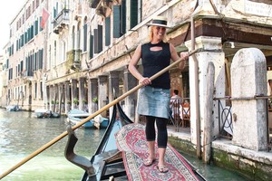 Kodėl Venecijoje yra tik viena gondolos irkluotoja?
