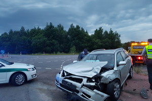 Rimta avarija pasienyje su Baltarusija: sužeista moteris, automobilis griovyje, nušluoti ženklai