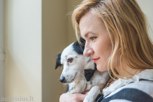 Mamą su keturiais vaikais į namus priėmusi mergina nepasigailėjo