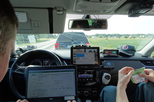 Nežymėta Kauno pareigūnų „Škoda“ didina tempą: vairuotojams verta suklusti