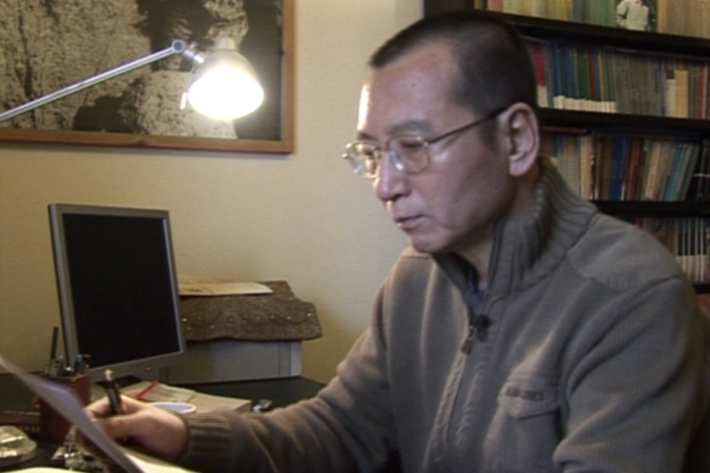  Liu Xiaobo aplankė užsienio gydytojai. <br> AP nuotr. 