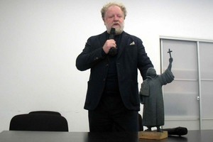 Martyno Liuterio skulptūra jau liejama, bet aukų dar trūksta