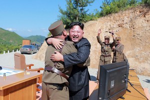 Kim Jong-unas dalyvavo šventiniame popmuzikos koncerte