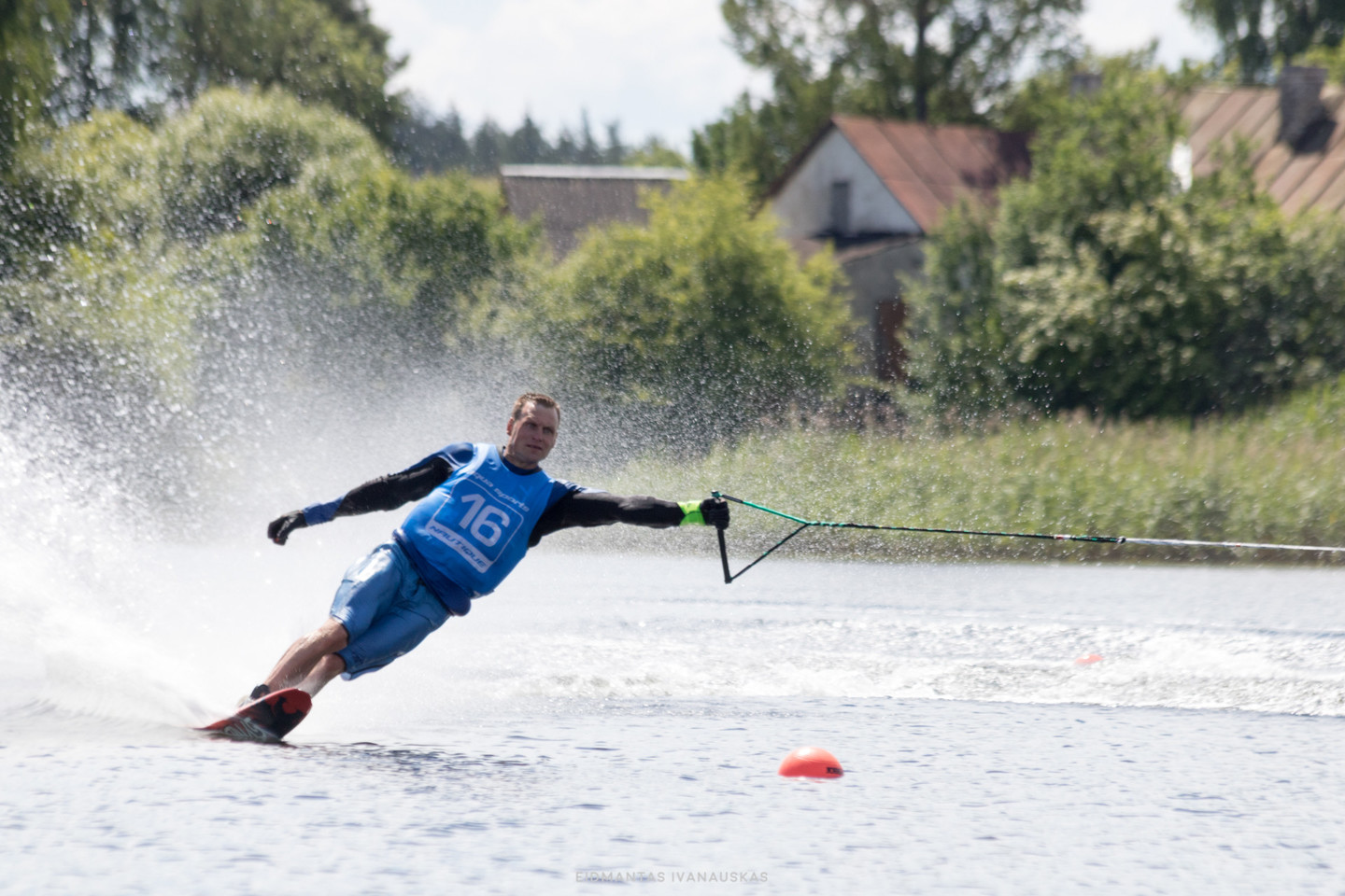 Lietuvoje pirmą kartą surengtų Tarptautinės vandens slidinėjimo federacijos standartus oficialiai atitinkančių varžybų dalyviai namo išsivežė ir medalius, ir rekordus, ir gerus įspūdžius. <br> E.Ivanausko nuotr.